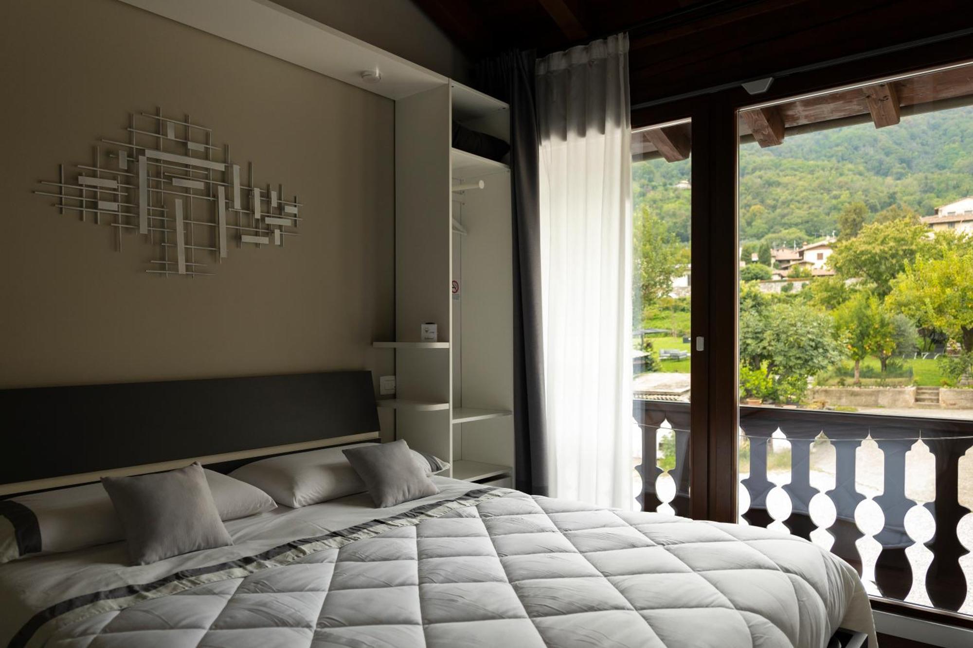 La Terrazza Sulle Vigne B&B Corte Franca Luaran gambar